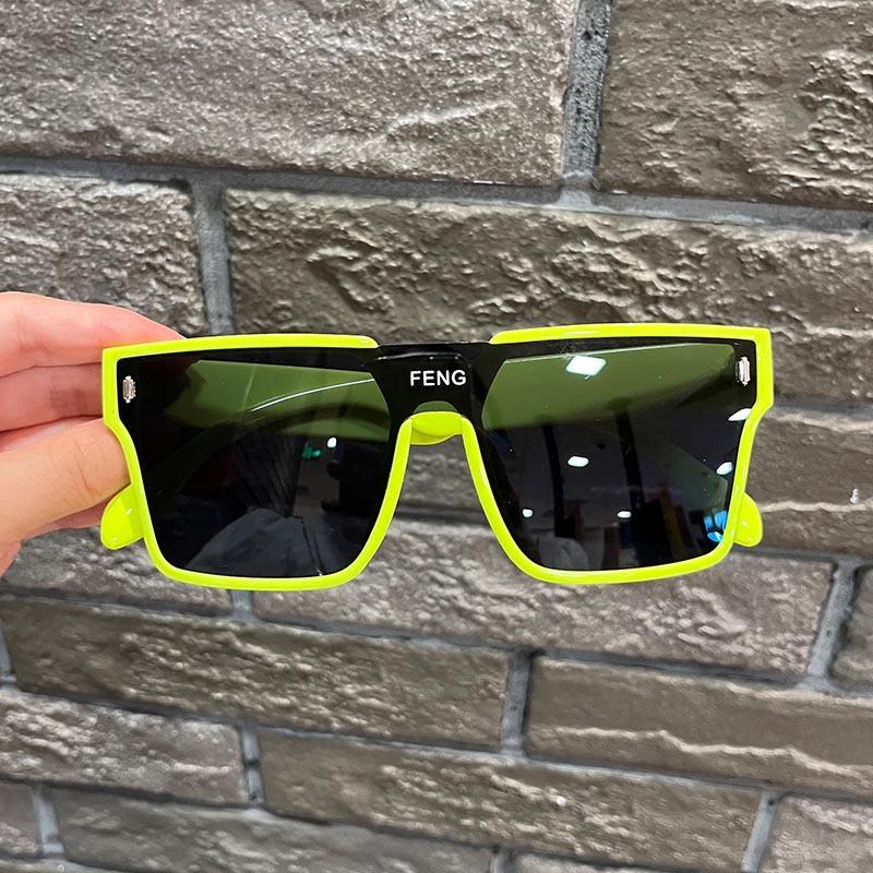 Occhiali da Sole per Bambini Fotografia di Strada Con Occhiali a Montatura Larga Protezione UV e Protezione dalla Luce Intensa