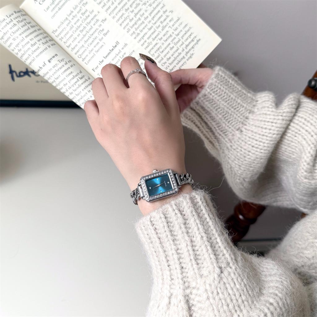 Niche Fashion Medieval Temperament Bracelet Watch Square Drill Edge Quartz Watch High-End Chain Women'S Watch