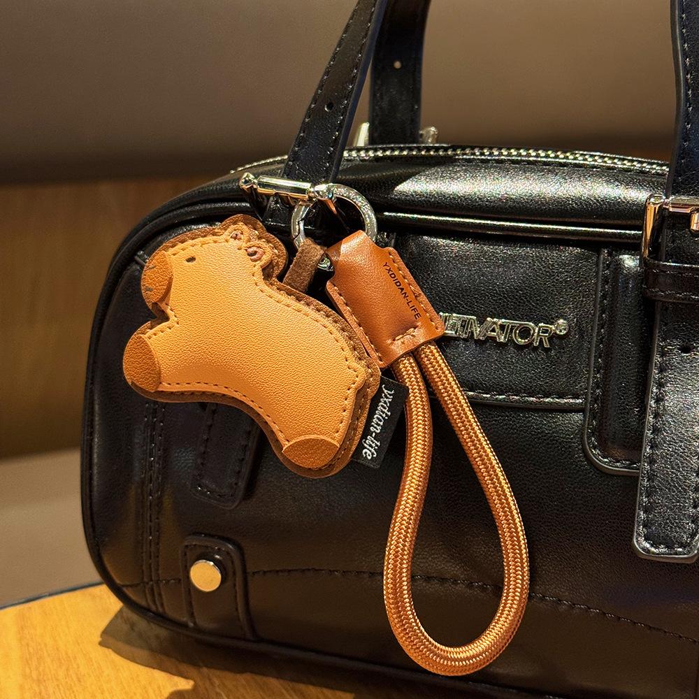 Original PU Leather Animal Keychain: Cute Lion Puppy Backpack Pendant, Creative Gift