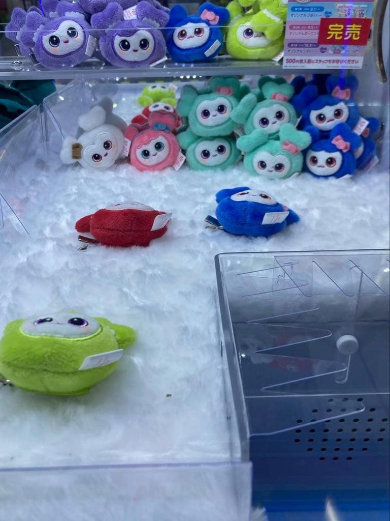 [USED] TWICE LOVELYS Plush Hairpin Swaddle Mascot GiGO Exclusive