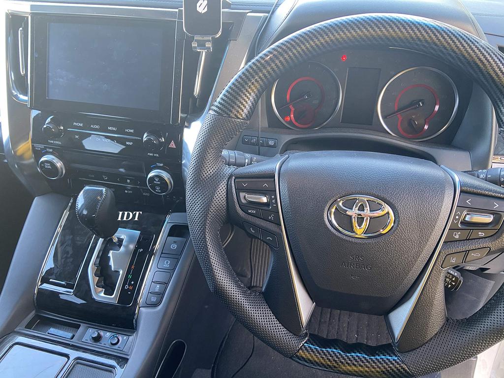 Includes a Mini Cleaning 30 Series Exclusive Black X Carbon Fiber Cowhide Shift Knob Genuine Leather Shift Knob Interior Custom Cover for Toyota and