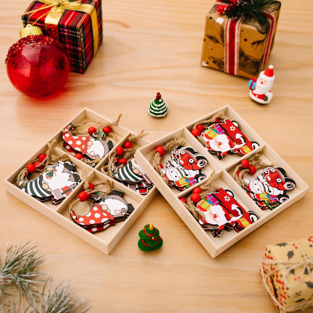 Charmante Weihnachts-Rudolph-Gnom-Holzdekoration im Cartoon-Stil zum Aufhängen am Baum