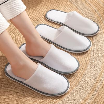 5 kusů jednorázových vysoce kvalitních uzavřených protiskluzových hotelových pantoflí, bílé jednorázové hotelové pantofle do koupelny