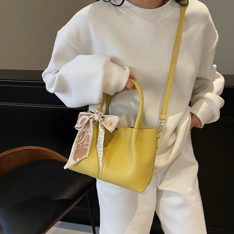 Large-capacity Bag Women's Spring and Summer Versatile 2025 New Simple Casual Shoulder Handbag Commuter Tote Bag