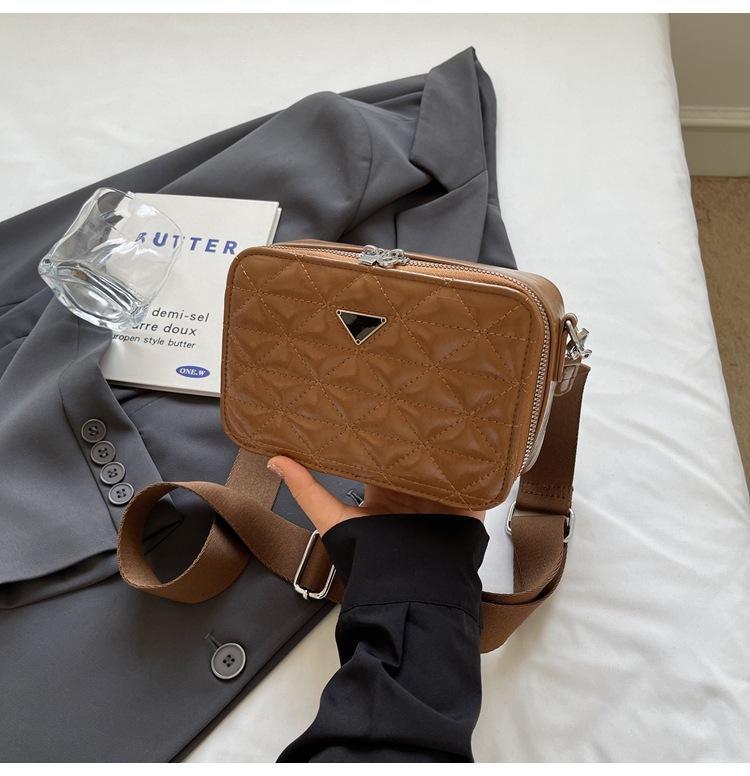 

Soft leather women s bag 2024 popular camera bag high quality diamond pattern light luxury fashion casual shoulder messenger bag помаранчевий