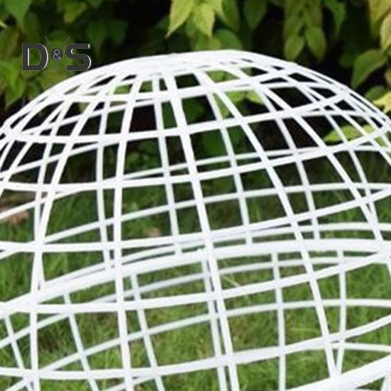 Pollaio mobile a forma di palla, recinto per pollame arrotolabile, gabbia rotonda, gabbia di sicurezza in plastica per prevenire morsi di cane per pulcini e conigli.