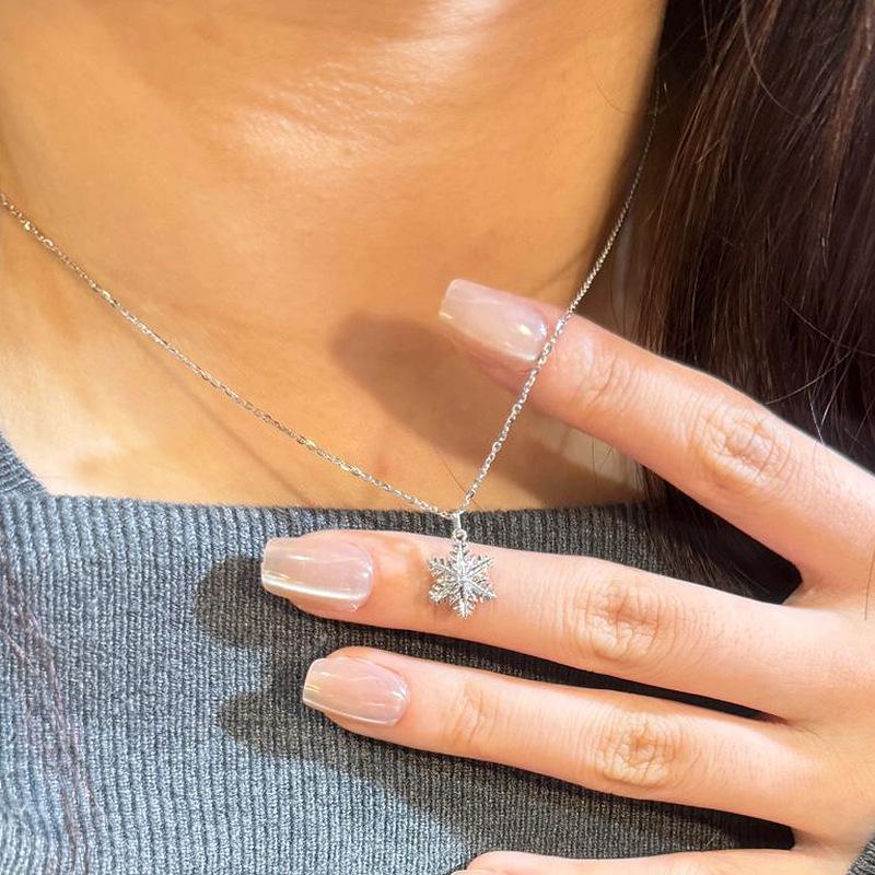 silver  sparkling little snowflake necklace for women Shiny simple hexagonal small collar chain exquisite for daily 45cm