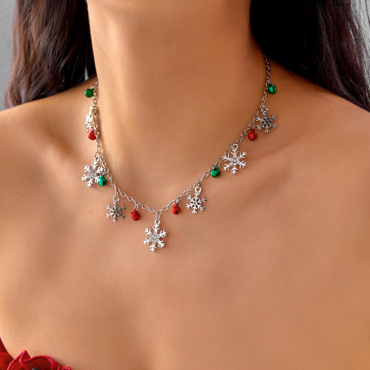 

Exquisite Christmas Zircon Snowflake Metal Chain Necklace For Women Xmas Tree Elk Snowman Candy Choker Festival Jewelry Gifts