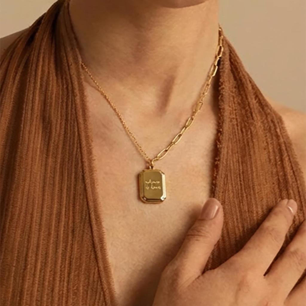 Γαλλικό Στυλ 18 καρατίων Επιχρυσωμένο Ανοξείδωτο Ατσάλι 3D Τετράγωνο Γράμμα Κρεμαστό Κολιέ Choker - Απλά Κοσμήματα