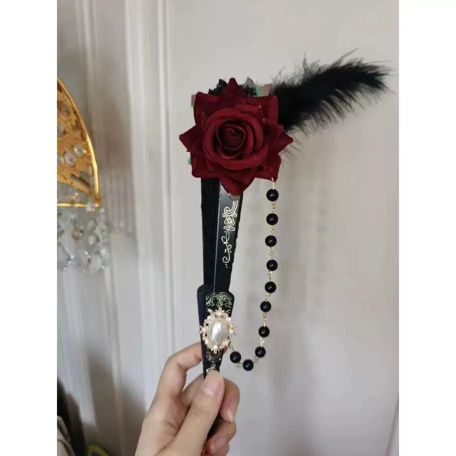 Ventaglio Pieghevole Lolita Rosa e Piume Nero e Bianco Stile Lolita Europeo Vintage Goffrato Stampato a Oro Ventaglio per Matrimonio Festa del Tè