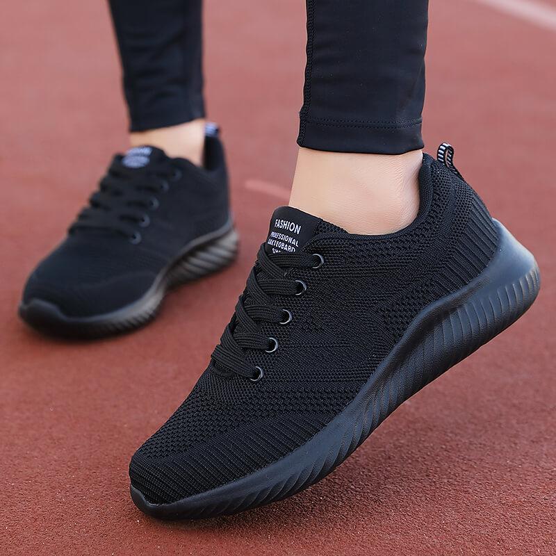 Spring lightweight running sneakers mesh breathable casual travel shoes black shoes