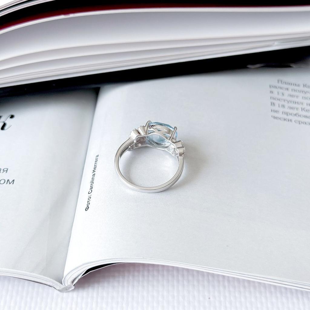 Серебряное кольцо с натуральным топазом 3.6ct, вес изделия 3,24 гр (2166191)
