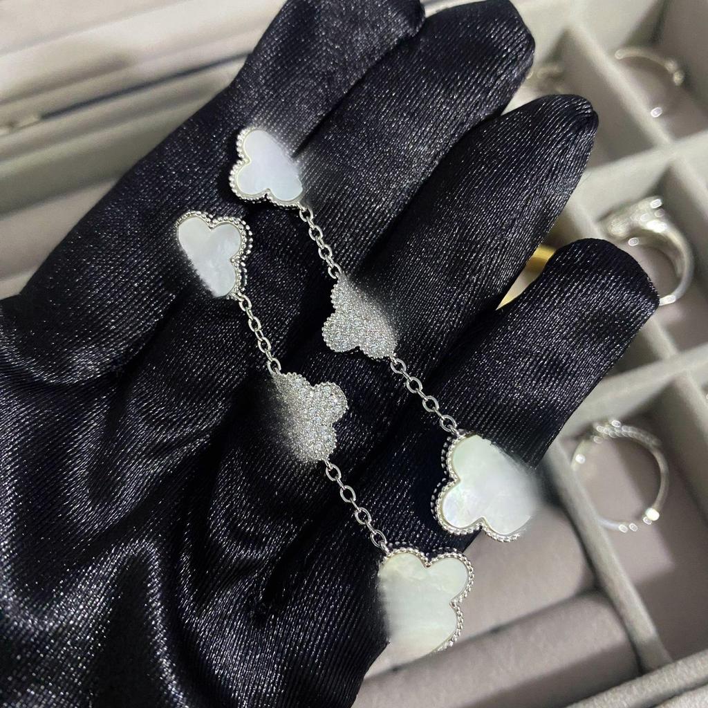 Cercei Exquiziți cu Ciucuri Trifoi cu Patru Frunze Norocos - Declarație de Modă Versatilă