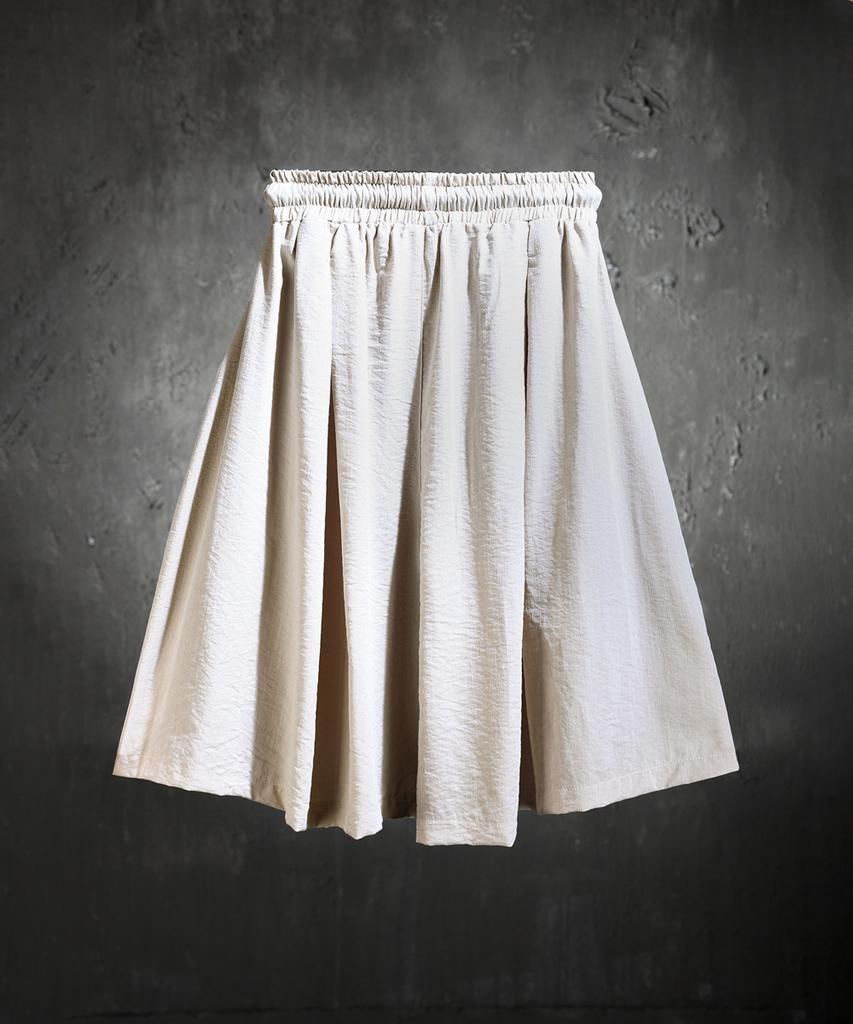 Kileutimuka Embroidered V-Tuck Shorts Beige