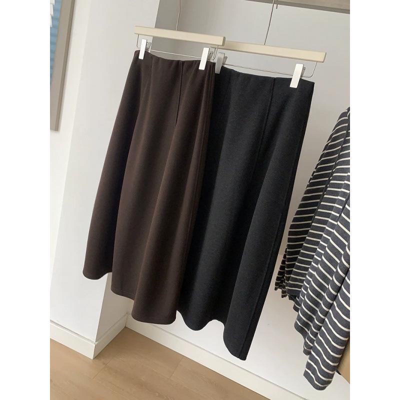 

Elegant High-Waisted A-line Midi Skirt for Autumn/Winter - Versatile Wool Blend, Bud-Shaped and Slimming Design for Women Large