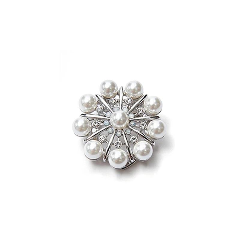 Temperament Delicate White Pearl Rhinestone Snowflake Brooch Accessories Pin Women 'S Scarf Button