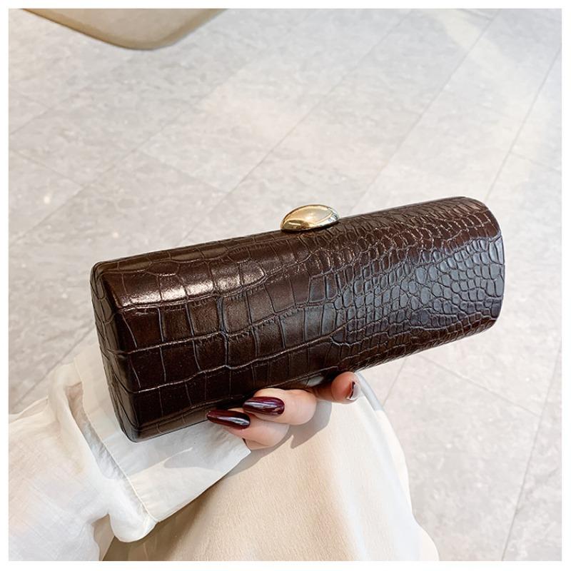 Autumn and winter warm brown crocodile pattern long baguette bag clutch bag trendy locomotive dating party special-shaped bag
