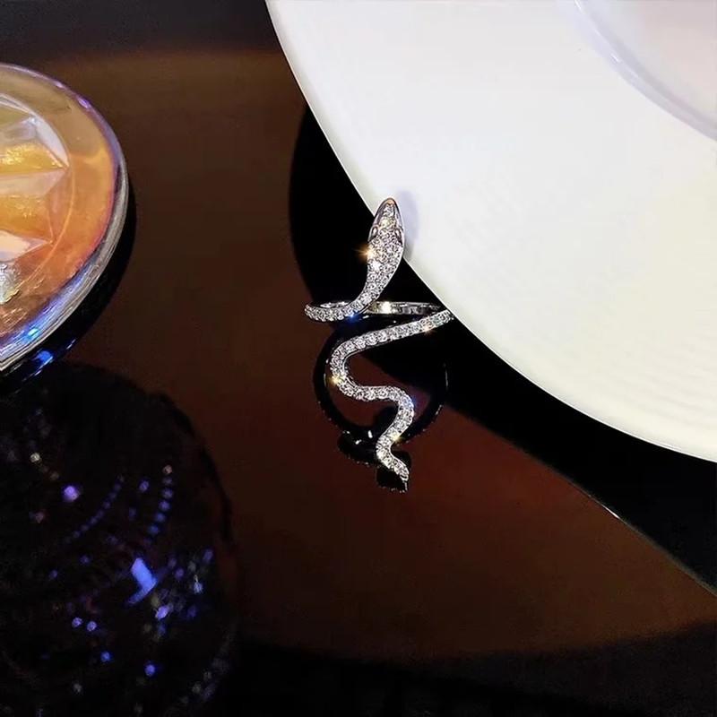 Vintage Punk Snake Shape Ring for Men Women Korean Elegant Opening Adjustable Crystal Rings Weddings Party Zircon