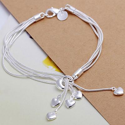 Bracciale a catena a mano con gioielli placcati in argento a cinque cuori multistrato da donna