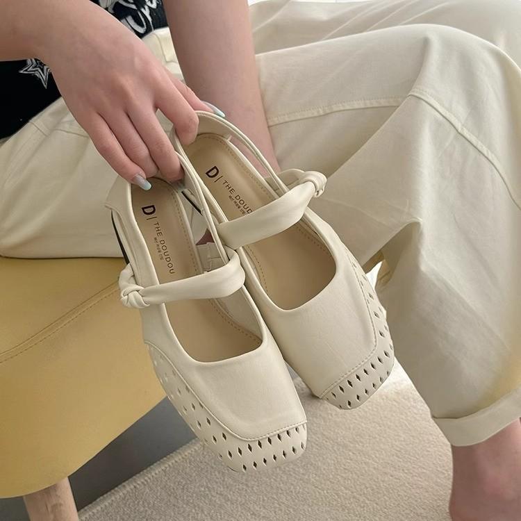 Soft-soled Mary Jane sandals women's 2025 summer shallow mouth hollow hole ballet flats French small single shoes tide