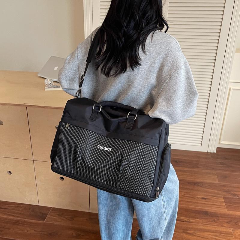 Women's Expandable Fitness Bag: Large Capacity, Dry/Wet Separation, Outdoor Sports & Travel with Shoe Compartment