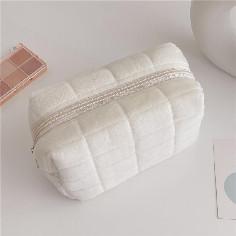 Cute Fur Makeup Bag for Women Zipper Large Solid Color Cosmetic Bag Travel Make Up Toiletry Bag Washing Pouch