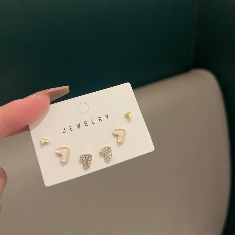 

Комплект серег с жемчугом-ракушкой