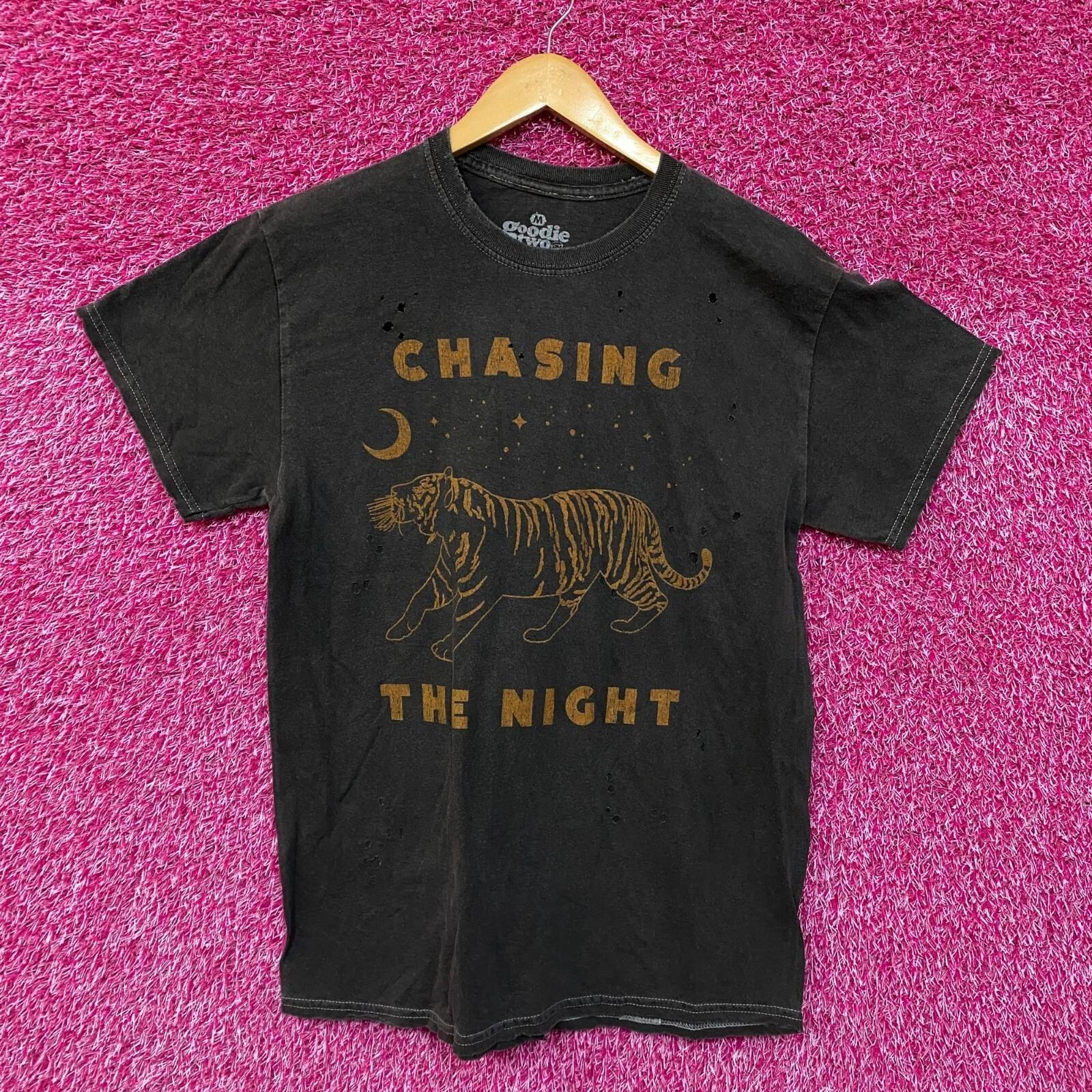 Chasing the night distressed Tiger Tshirt size medium XL