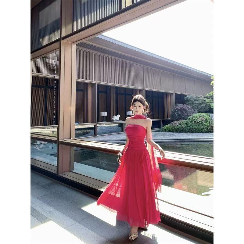 French retro red dress women's light luxury high sense Spice girl sleeveless long dress cold department unique chic skirt