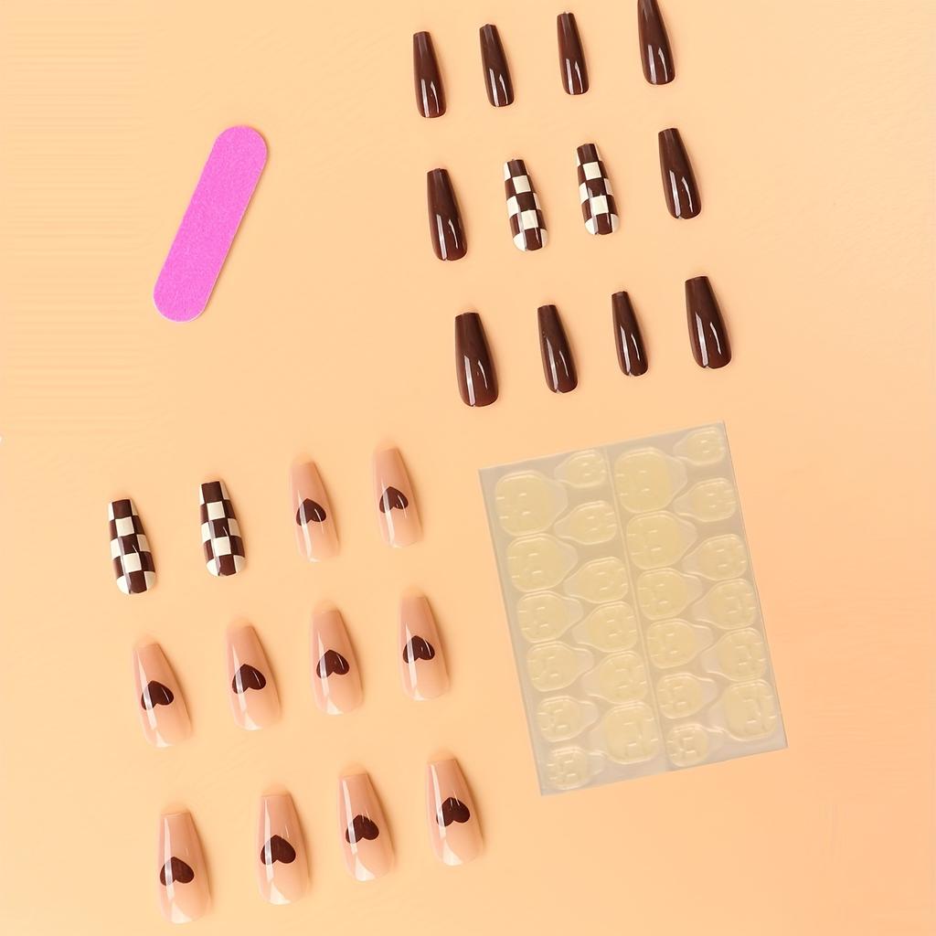 Press-On Fake Nails with A Chocolate Checkerboard Design, Medium-Length Heart-Shaped Removable Tips, 24pcs