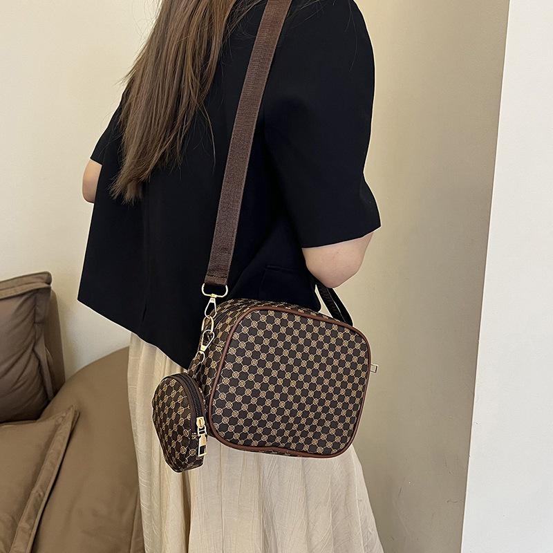 2024 Spring/Summer Women's Personalized Casual Crossbody Fashion Shoulder Bag - Small Square Design