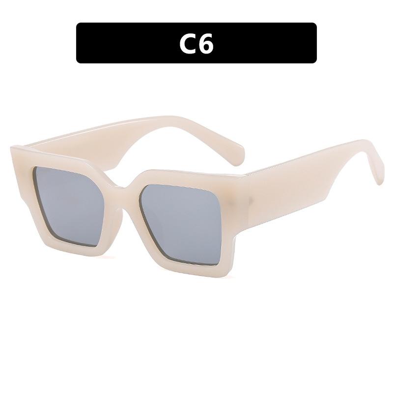 Женские солнцезащитные очки в квадратной оправе — фото 10