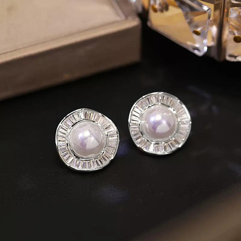 Irregular Round Shaped Simulated Pearl Stud Earrings Women Silver Color Modern Lady's Daily Wear Earrings Fashion Jewelry
