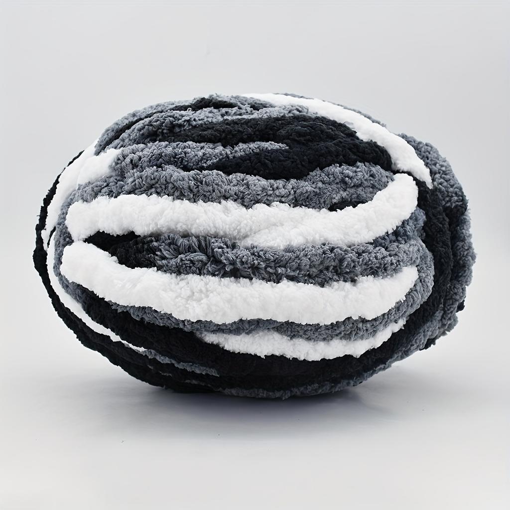 6pcs Gradient Chunky Yarn for Cushions Super Bulky Polyester Yarn Bundle (200g) - Extra Thick Ombre Yarn for DIY Pillow Covers