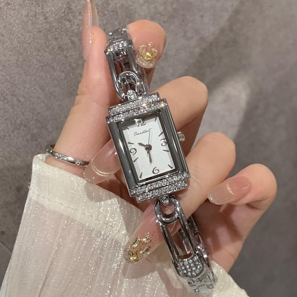 Vento Dinheiro Velho Vento Mão Design de Nicho Relógio Feminino Leve Luxo Retrô Alto Valor Relógio Feminino