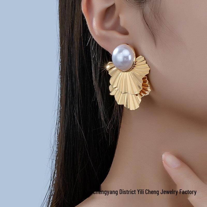 

Double Layer Ginkgo Leaf Geometric Stud Earrings for Women - Sweet, Trendy, Retro Style