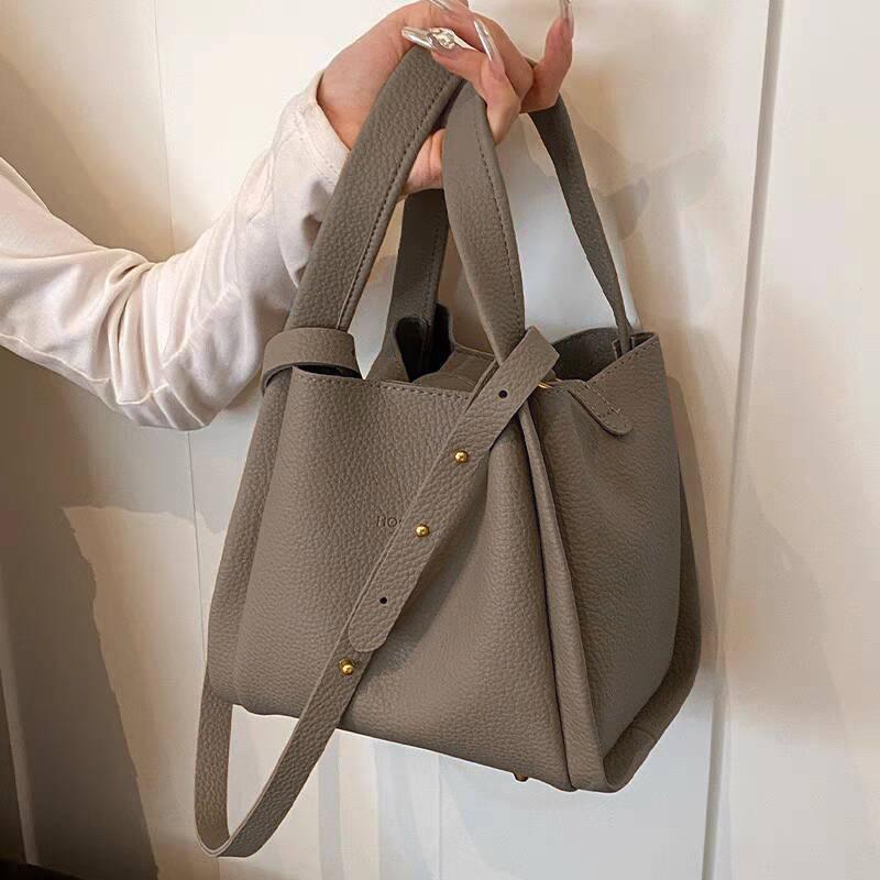 Bucket Bag Women's New Fashion Women's Bag High-end Autumn and Winter Hand-held Vegetable Basket Crossbody Bag