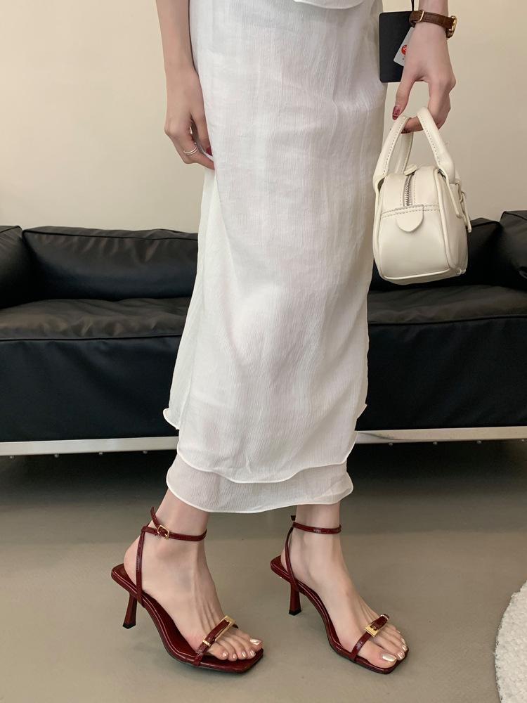 

2025 new summer Internet celebrity European and American sexy patent leather versatile high heels one word with sandals women s head black 39 красный