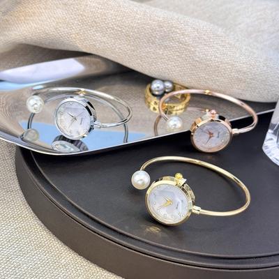 Elegante Legierung Damen Quarz Armbanduhr Vintage Strass Armbanduhr Imitation Perle Roségold Kleines Zifferblatt Uhr Damen