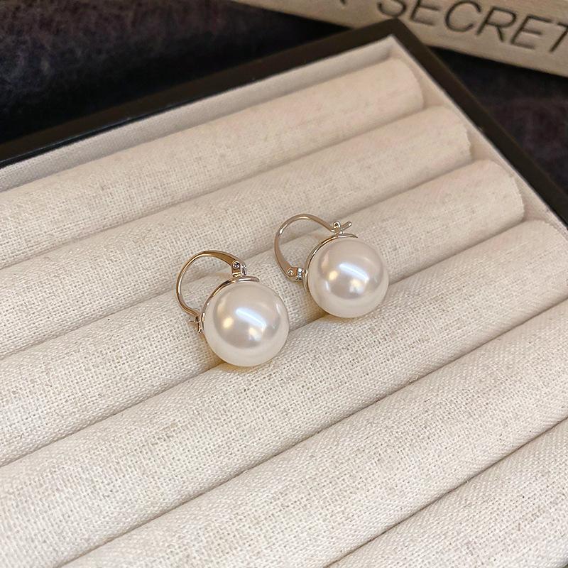Silver Needle Zircon Flower Pearl Earrings New Year's Light Luxury High-end Stud Earrings Retro Temperament Red Earrings Women