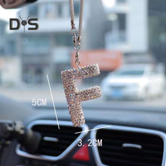 Bling Car Letter Charm Faux Crystal Letter Pendant Car Rear View Mirror Hanging Rhinestone Alfabet Ornament do Samochodowego Choinki