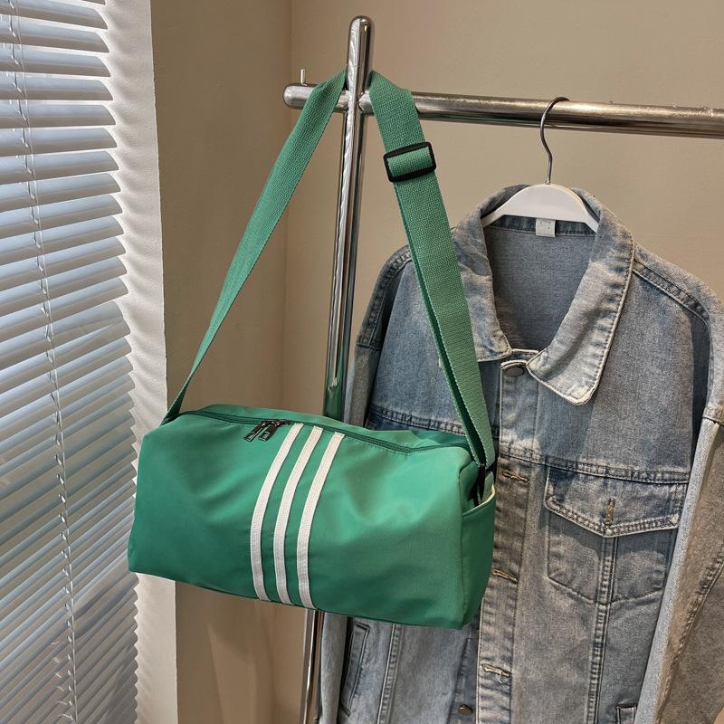 Lichtgewicht sport- en vrijetijdstas voor dames, ruime, eenvoudige messengerbag voor dagelijks gebruik, trendy schoudertas voor onder de arm