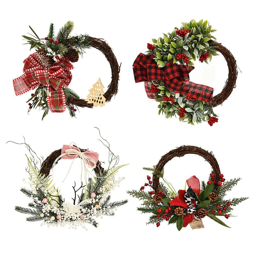 

Рождественский декоративный призрак на двери гениталий висит черно-белый