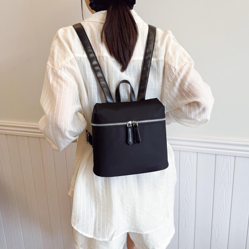 Backpack Women's Fashion Versatile Niche Design New Casual School Bag Lightweight Travel Backpack