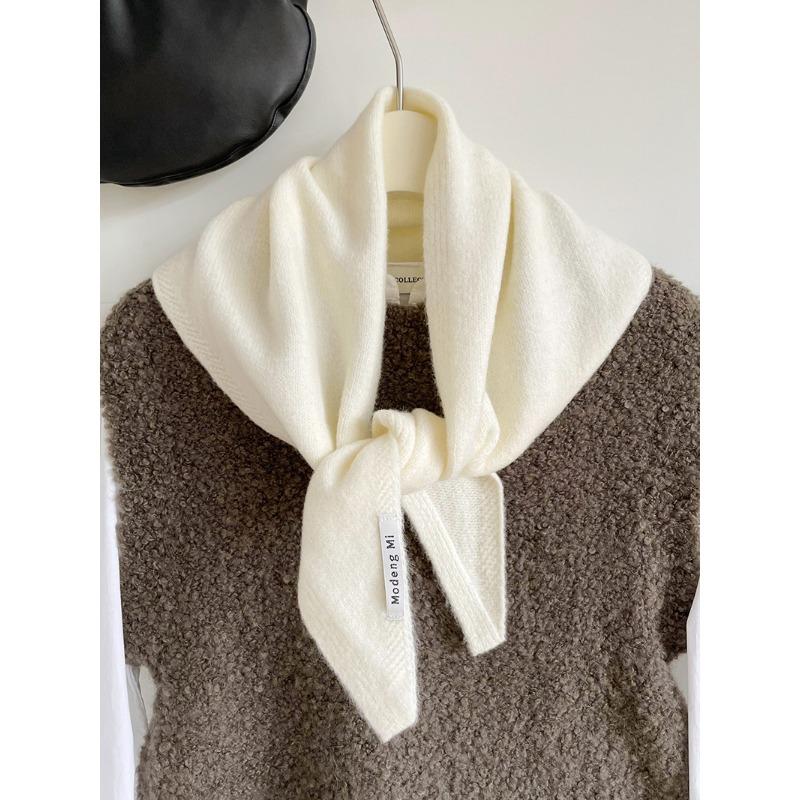 

British Original Niche Brand Containing Wool Knitted Triangle Scarf Women S Headscarf Knitted Scarf Multi-Functional Warm Versatile 110*38cm