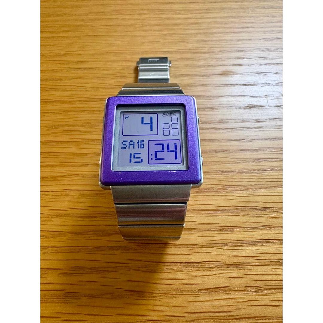 Rare (out of print) CASIO FUTURIST LA-2000D