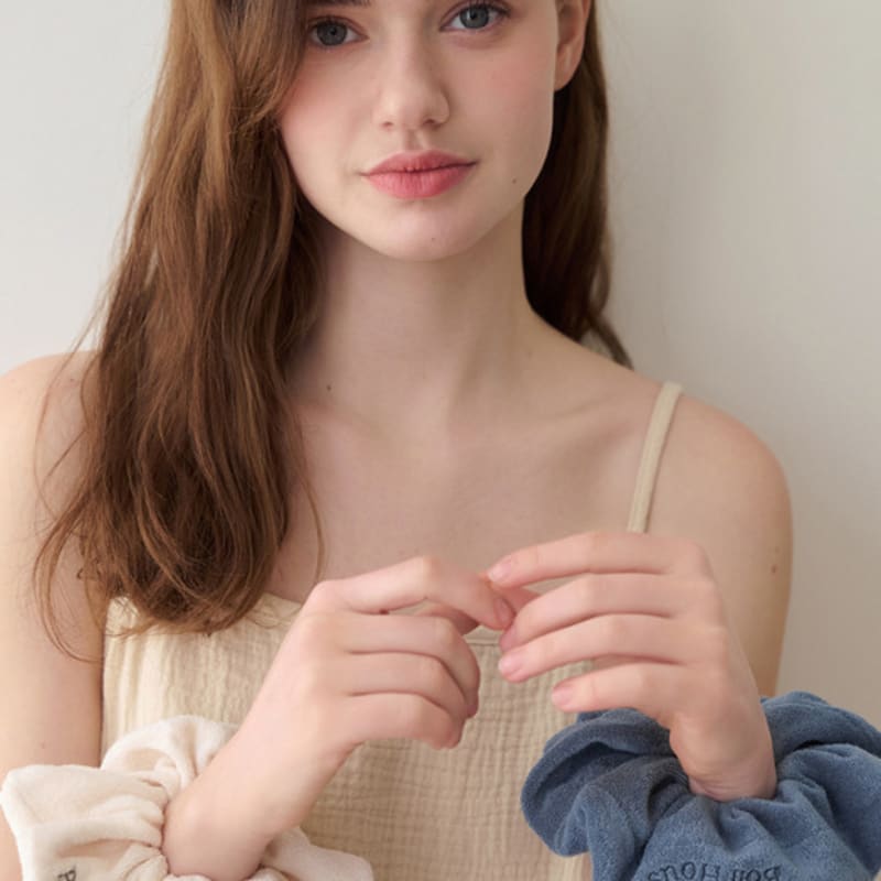 

Резинка-скранчи из вафельной махры для волос blue