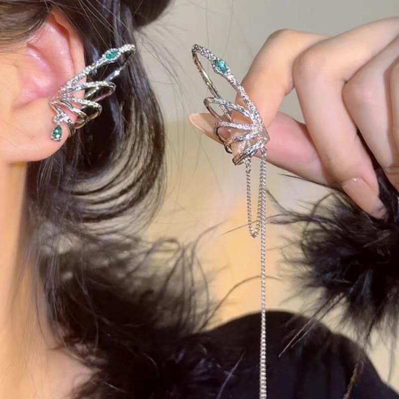 Fashion ear clips without ear piercings, advanced sense, cold wind design sense, personalized earrings, women's sweet and cool versatile butterfly