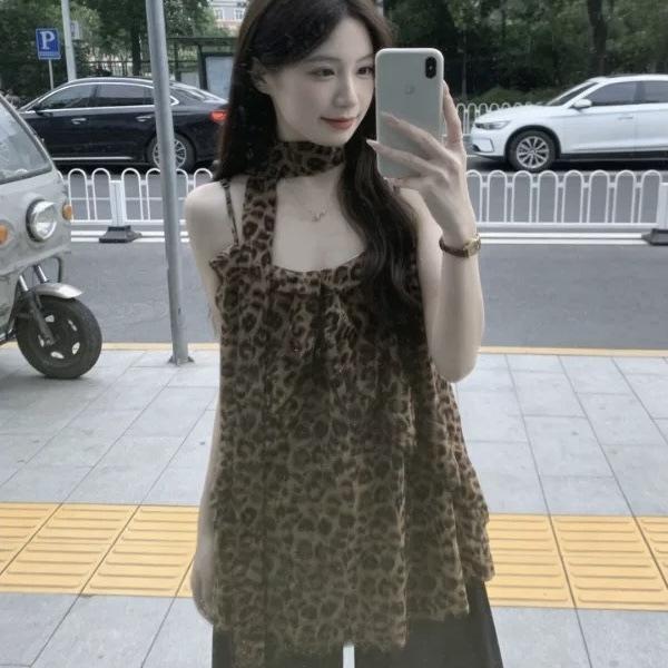 American Spice Girl leopard print lotus leaf edge sling vest for women's summer wear with neck strap, beautiful loose sleeveless top