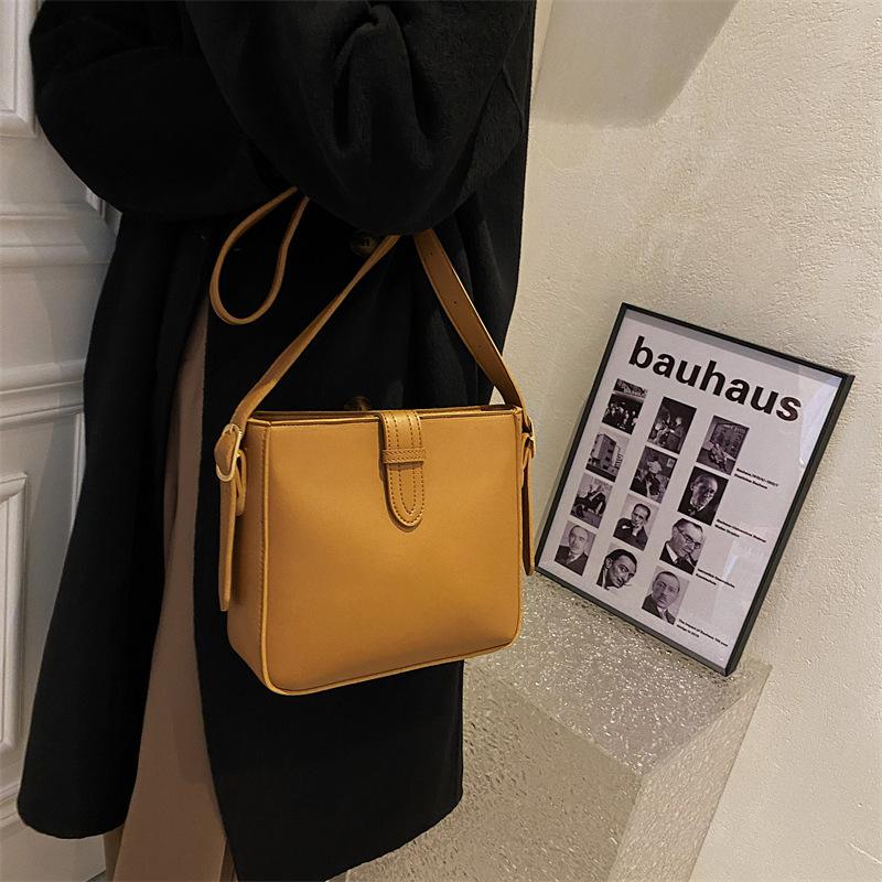Versatile Women's Bags Autumn New Simple and Fashionable Women's Messenger Bags High-end Retro Bucket Bags